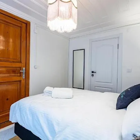 Historical 4-Br Home Steps From Besiktas Stadium & Bosphorus Views - Prime Nisantasi Location! Istanbul Exterior foto