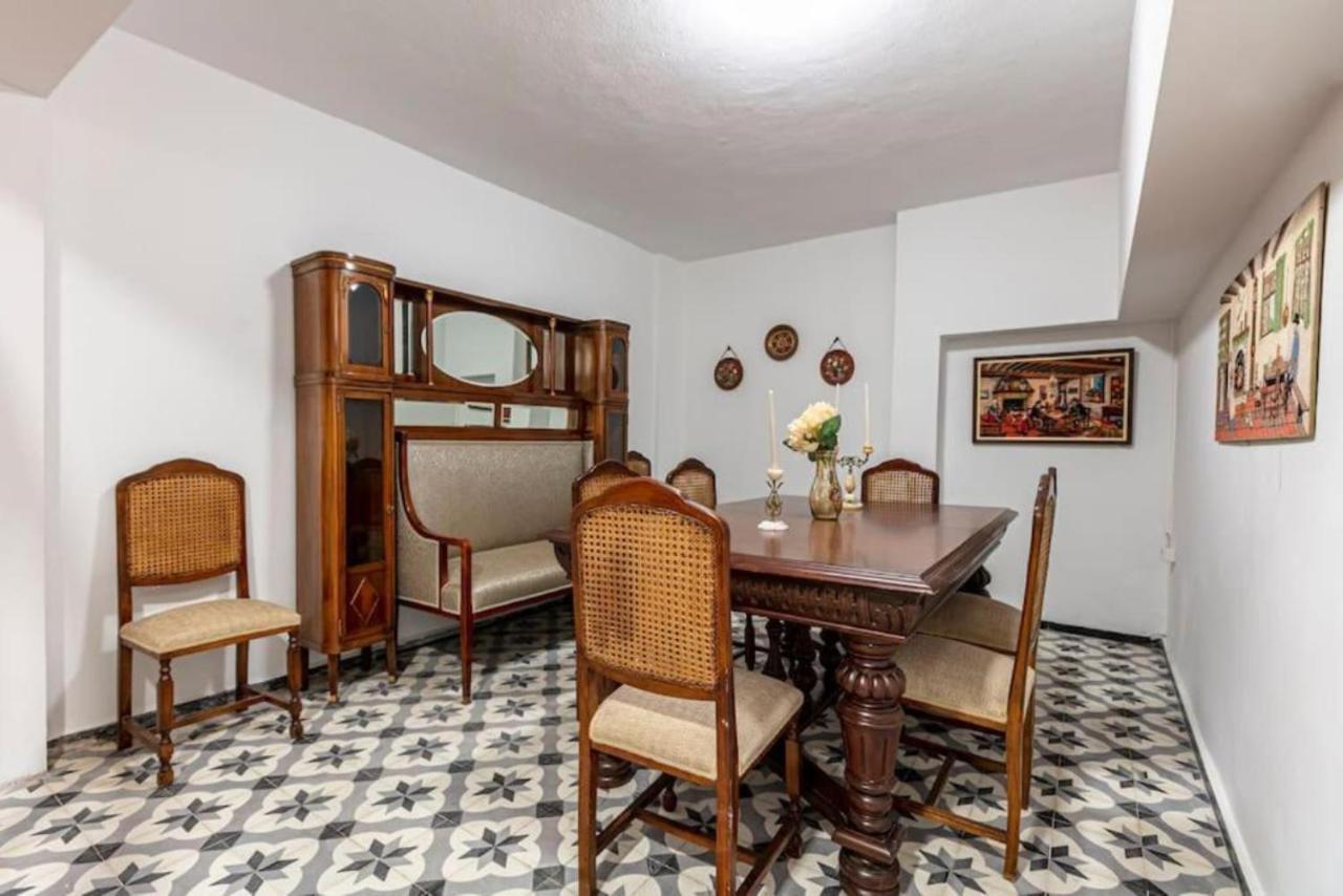 Apartament Historical 4-br Steps From Besiktas Stadium & Bosphorus Views - Prime Nisantasi Location! Istanbul
