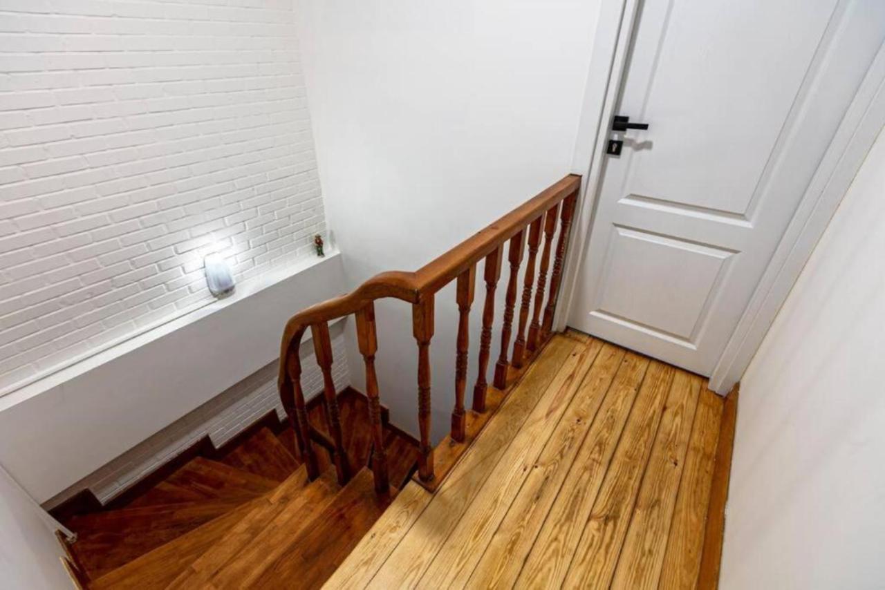 Apartament Historical 4-br Steps From Besiktas Stadium & Bosphorus Views - Prime Nisantasi Location!